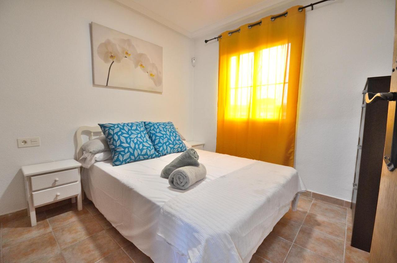 Agradable Adosado Con Piscina, Duchas Hidromasaje Torrevieja Exterior foto